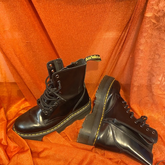 jadon doc martens, size 8 - Picture 4 of 4